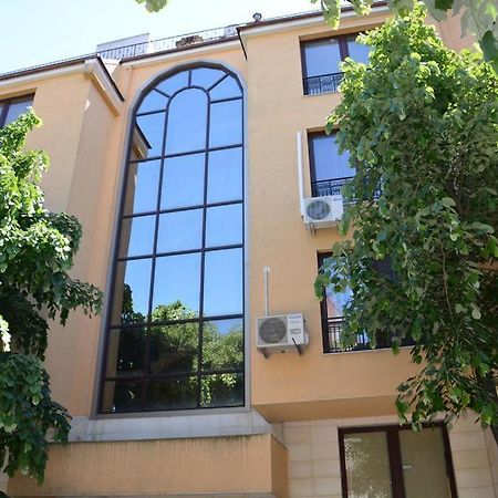 Vazov Residence , two bedroom top centre apartment Varna Buitenkant foto