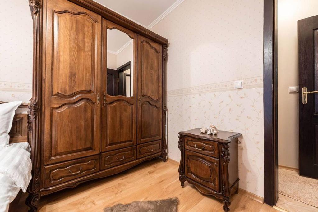 Vazov Residence , two bedroom top centre apartment Varna Buitenkant foto