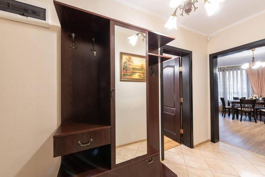 Vazov Residence , two bedroom top centre apartment Varna Buitenkant foto
