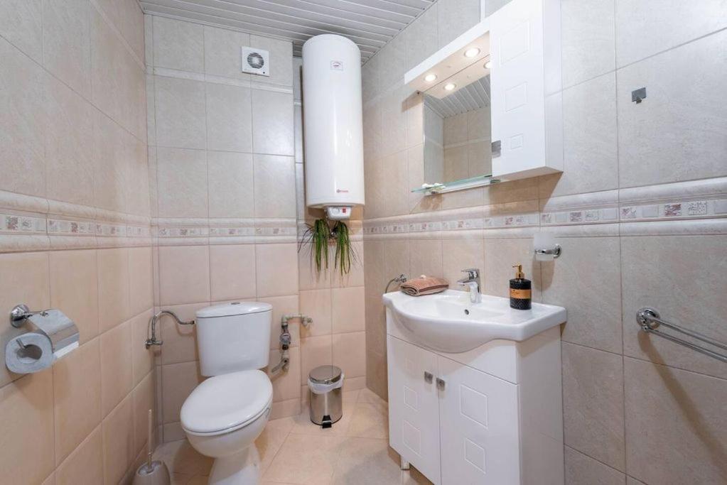 Vazov Residence , two bedroom top centre apartment Varna Buitenkant foto