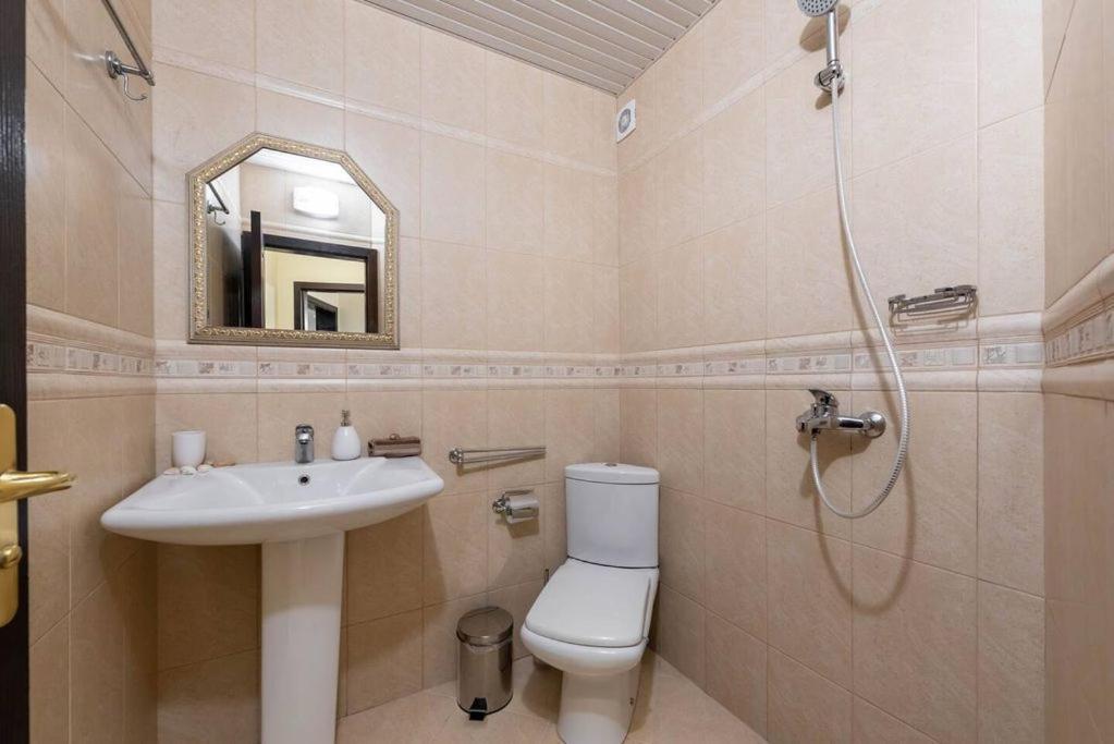 Vazov Residence , two bedroom top centre apartment Varna Buitenkant foto