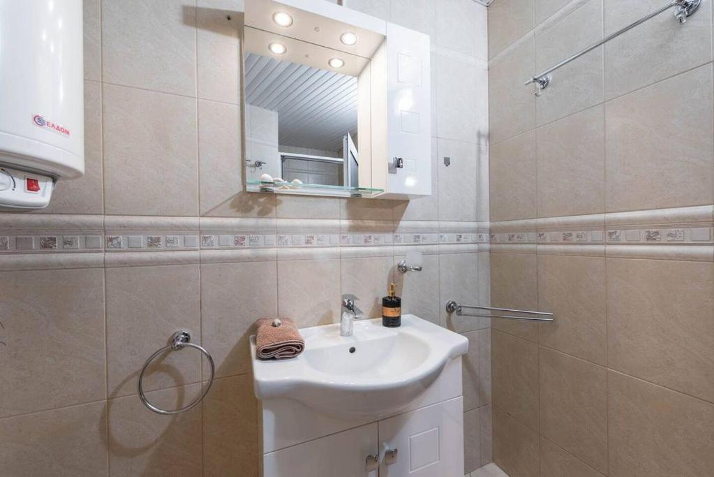 Vazov Residence , two bedroom top centre apartment Varna Buitenkant foto