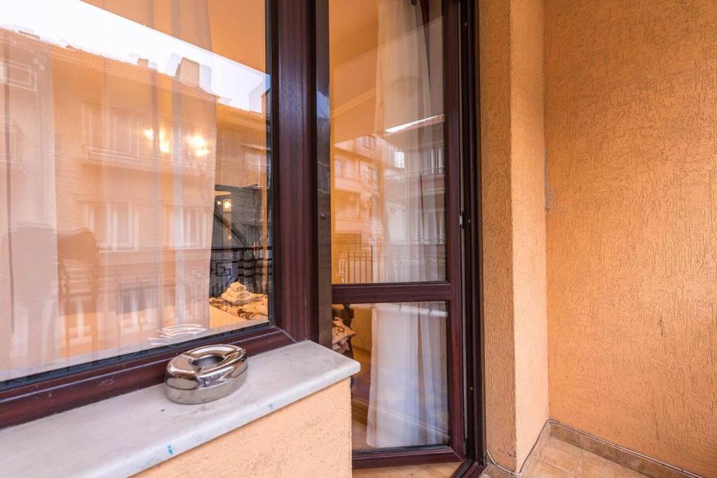 Vazov Residence , two bedroom top centre apartment Varna Buitenkant foto
